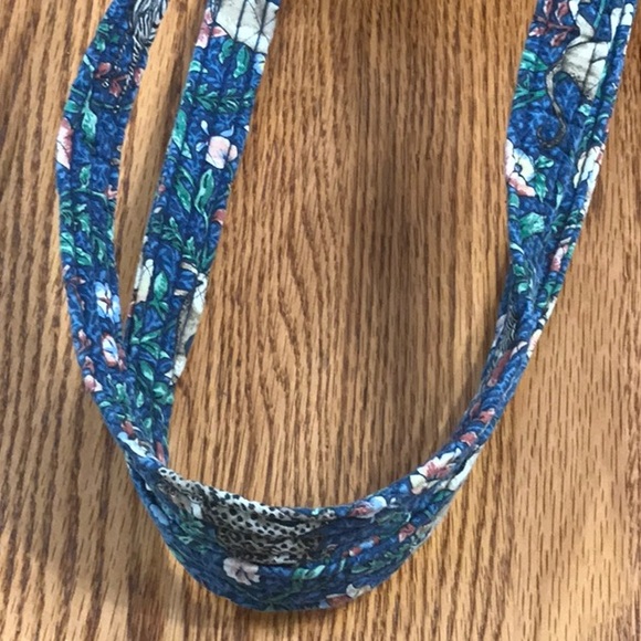 Vera Bradley Classic 100 Handbag in Animal Kingdom - Like New! - Picture 10 of 13